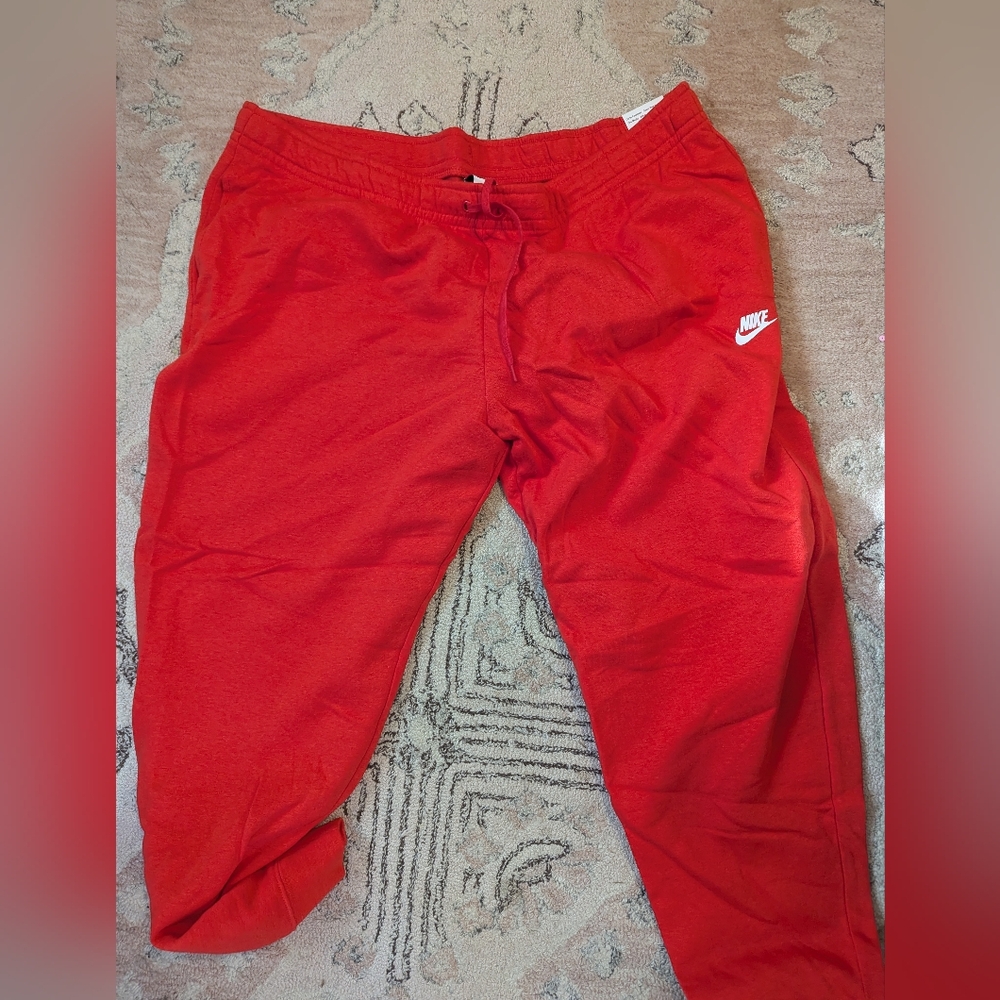 Nike women's standard fit Sweatpant - XXL - NWT
